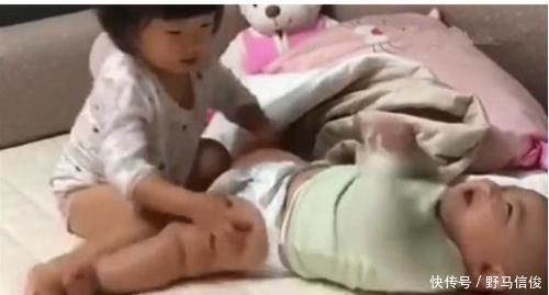 性别|3岁姐姐给弟弟换尿不湿,发现弟弟和自己不一样,反应让人笑抽