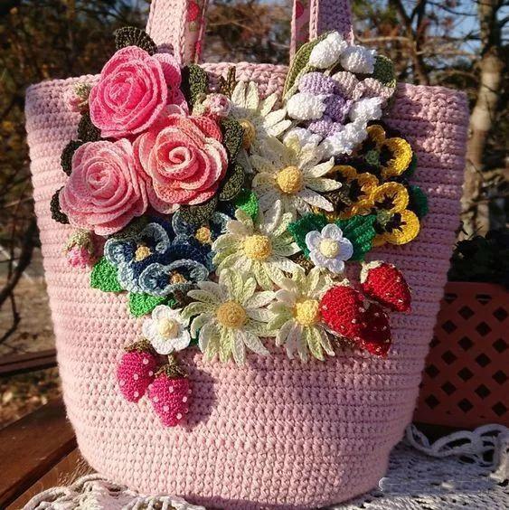 小花片 55款超美的钩花包包,只要会钩不同的花,拼缝在一起,就能做出