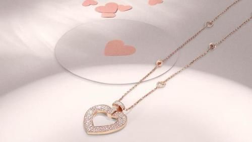 钻石折射光阴，点亮母亲的动人风华