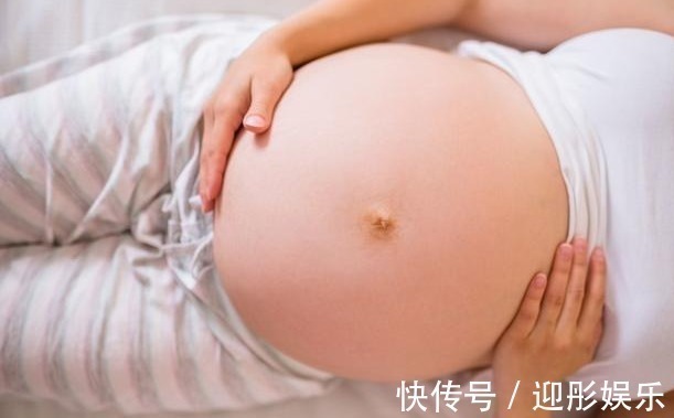 孩子|21岁意外怀孕“双胞胎”，婆婆坚持让生，孩子出生后全家激动笑哭