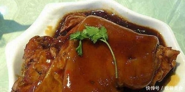 猪身上最好吃的两块部位,价格是排骨的一半,懂行人看见就买