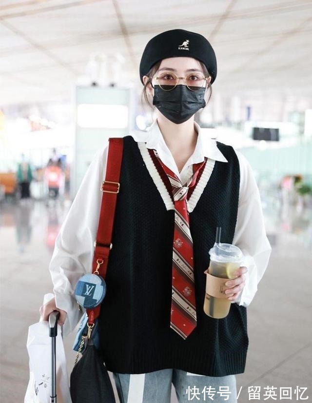 奶奶背心 今年“奶奶背心”又火了,这样搭配经典又时髦,承包你一整个秋冬!