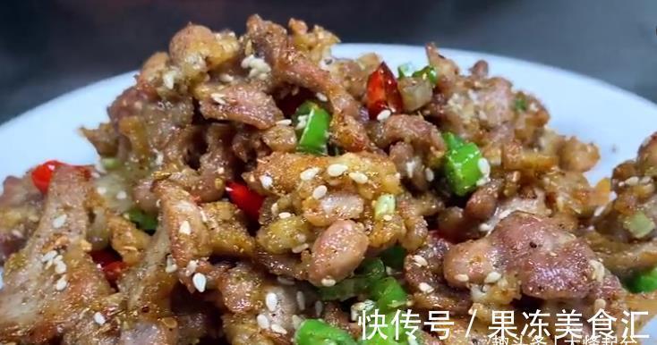 青小米椒|孜然羊肉，微辣鲜香，肉质鲜嫩，一上桌就抢光