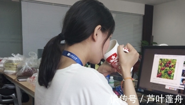 打脸 “啪啪”打脸的护肤法靠谱吗?真的能促进皮肤吸收?告诉你真相