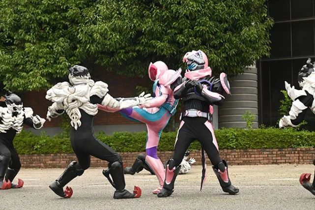 恶魔|假面骑士Vice官方设定公开,数据低于Revi,围巾只是装饰