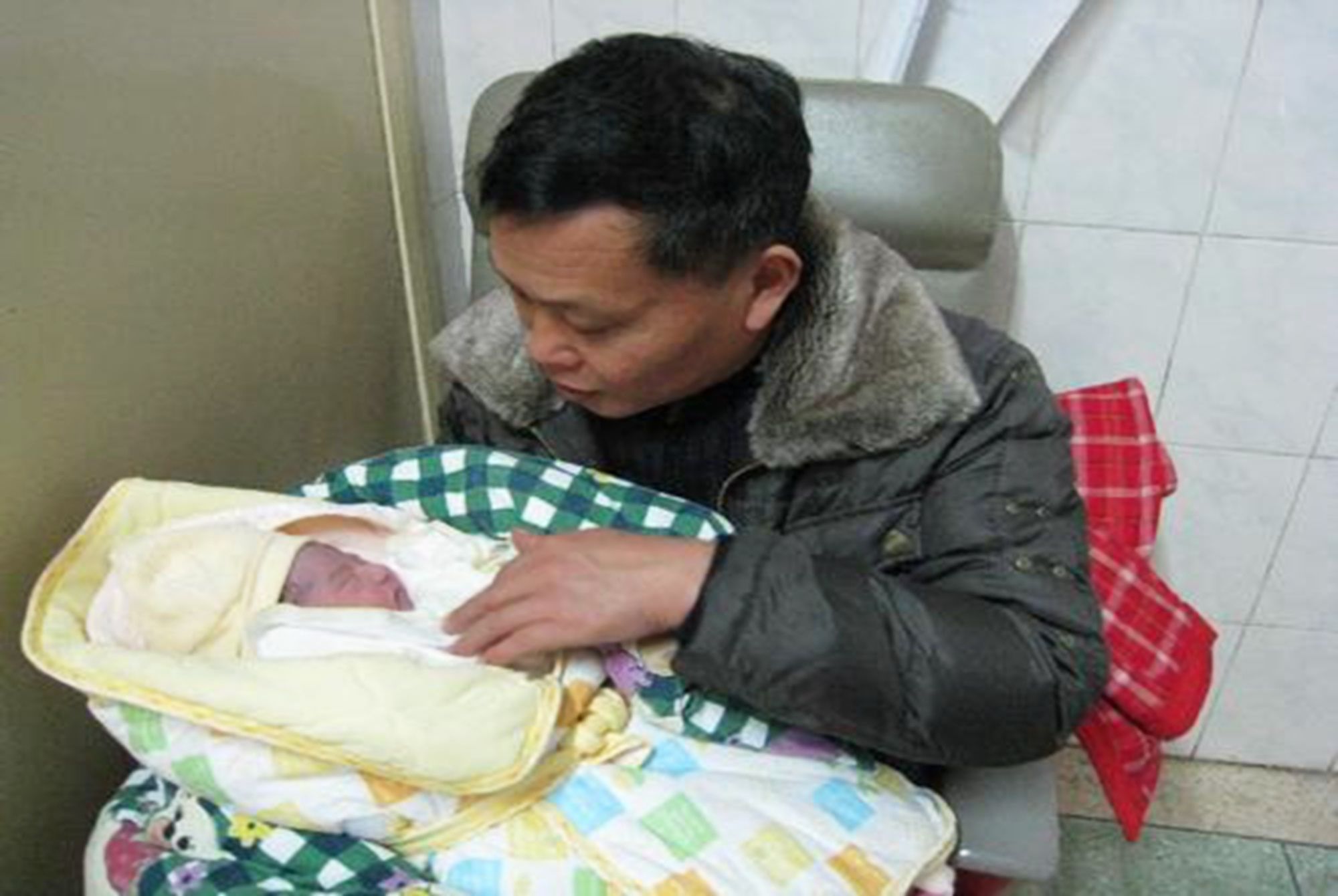 外面的世界|宝宝几个月会认人？当身体出现四大信号时，要抓紧教孩子喊妈妈