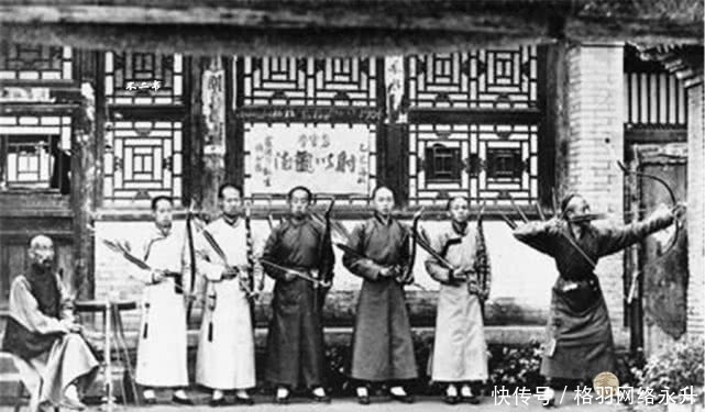 老照片|清末老照片:镜头下衣不蔽体的难民、使用马克沁机枪的清军