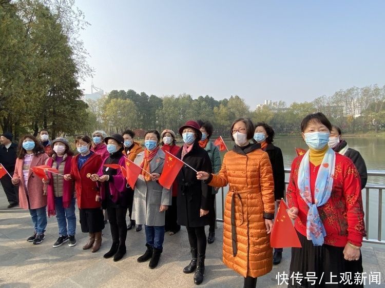  合唱团|金桥公园退休老人合唱团 15年坚持唱红歌