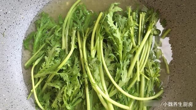  春节家宴，多给家人喝这汤，简单煮一煮，营养极高，待客有面子