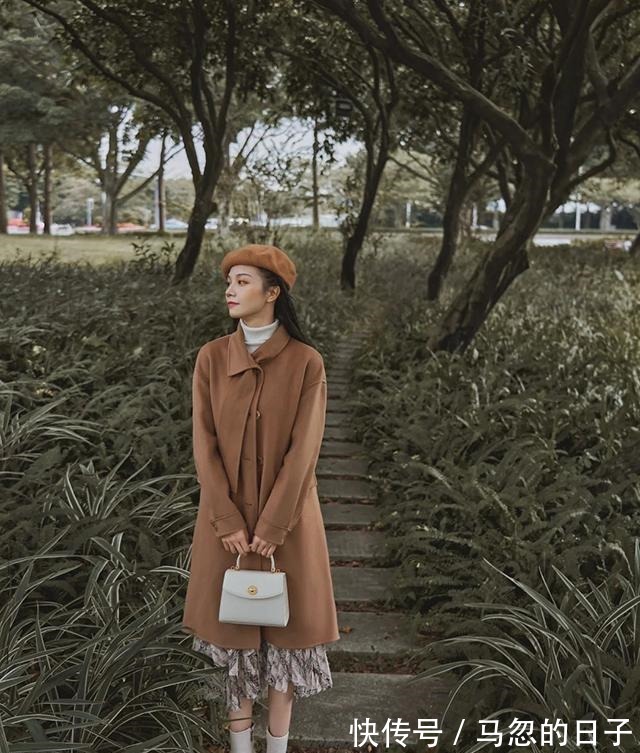 高跟鞋 个矮的女人,放弃短靴吧!试试这4双“高跟靴”,不仅时尚还显高!