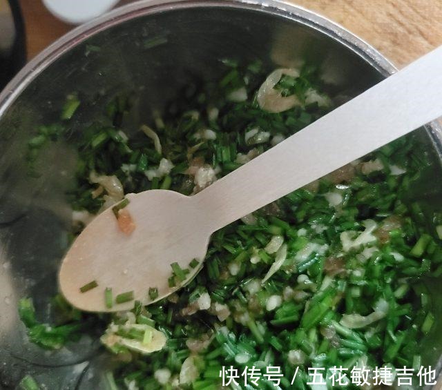 美食天下|虾皮鲜肉韭菜水饺,味道很鲜美,超好吃!