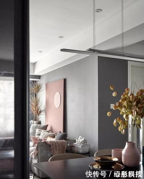 暖暖的味道|110㎡轻奢两居,高级灰+烟粉,个性独特的品质感让人惊艳!