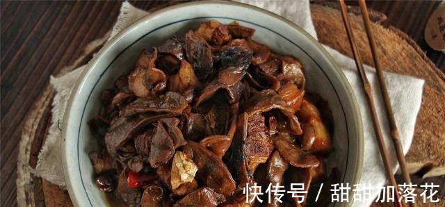 新鲜不起眼的菜，晒干太抢手，冬天和肉一起炖，全家大小都喜欢吃！