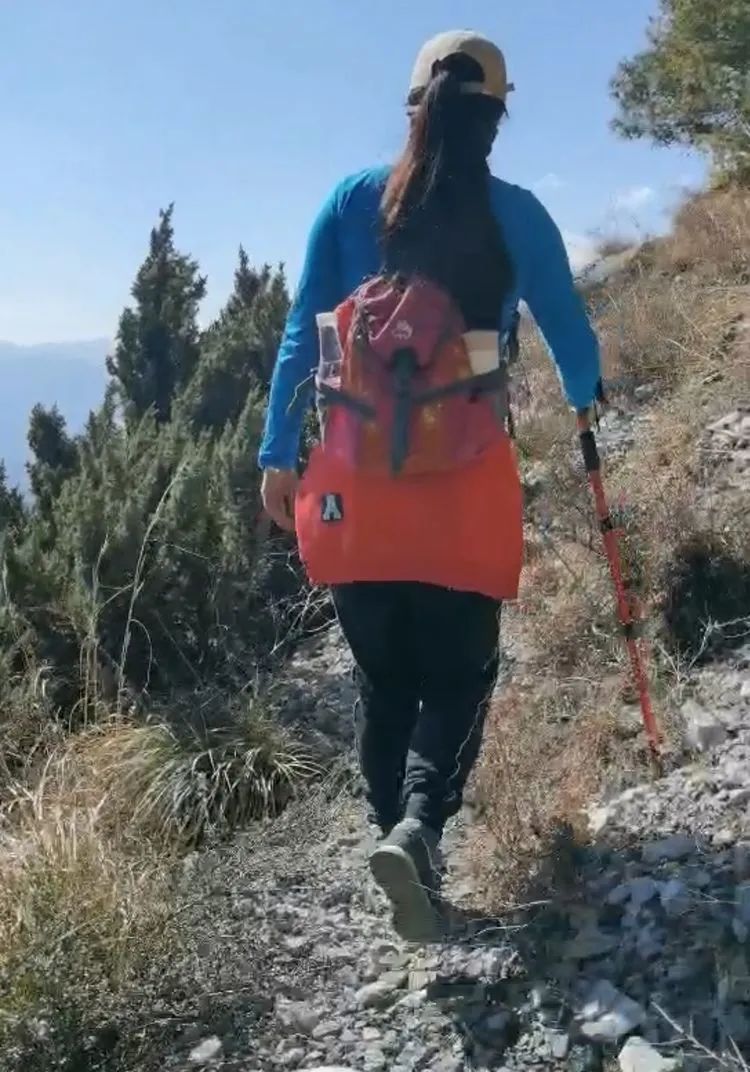 指南村|登顶东川小牯牛山——慈悲殿