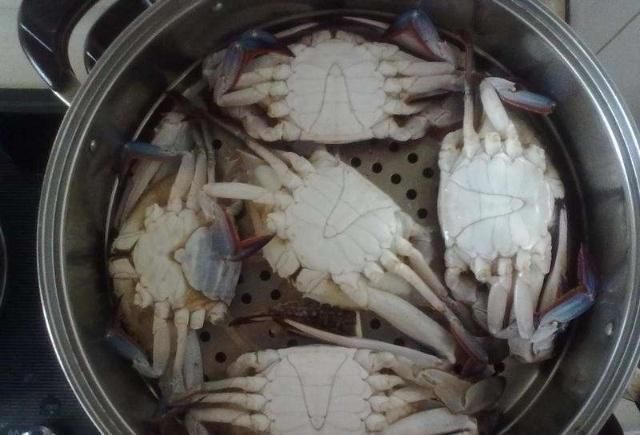 傻傻|蒸螃蟹时,别傻傻直接下锅蒸,多加这2味,肉质鲜嫩味更香