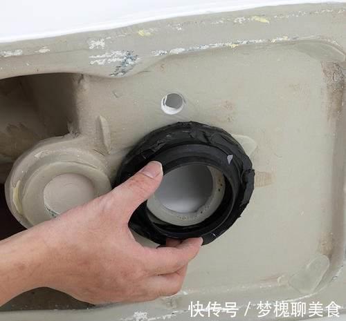 马桶|好多人装马桶忘装这个东西,难怪卫生间越用越臭,后悔我家才知道