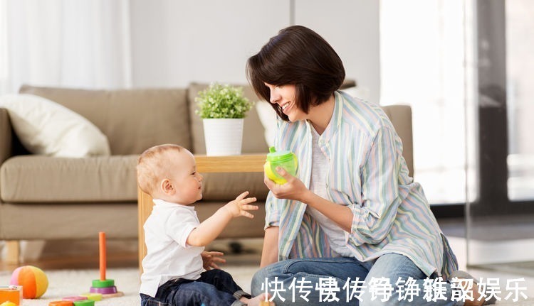 刷牙|娃睡前一小时,家长做到“4坚持3避免”,让孩子聪明自信长更高