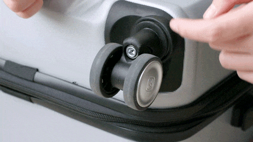 日本再现鬼才设计!同尺寸行李箱多装11瓶矿泉水,2米摔下无损