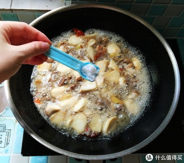 明日冬至,这2样菜一起炖一锅,鲜香滋补又美味,暖身补气不怕冷