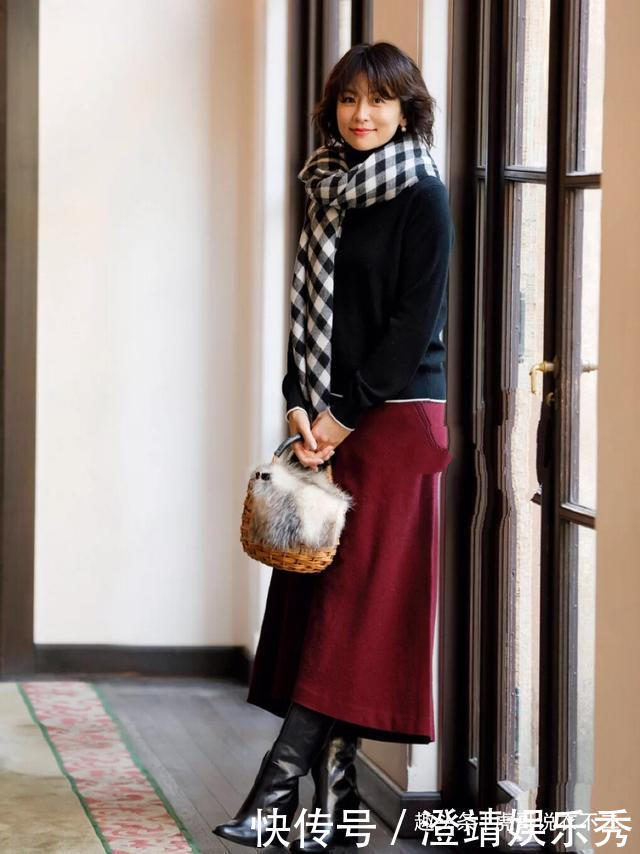 早秋40女人别总穿“老头衫”,你需要优雅质感,日本博主来教你