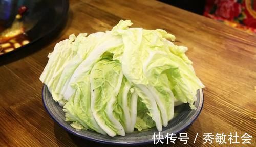 白菜饺子,有人焯水有人直接包,其实都不对,这才是正确做法