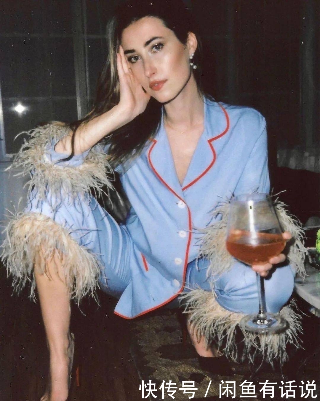 睡衣|别拿内衣外穿博眼球了,“睡衣外穿”才够高级,明星潮人早穿上了