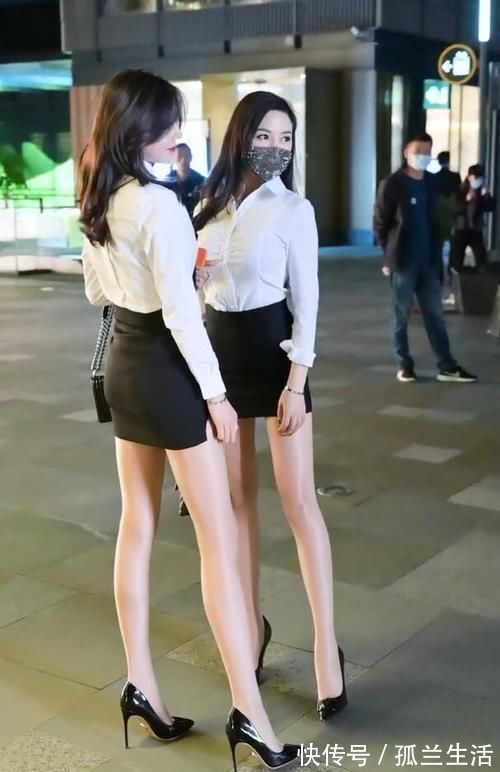 制服|百搭的衬衫遇上黑裙,塑造经典“都市丽人”气质