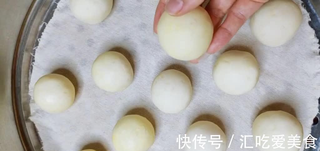 土豆新吃法，软嫩Q弹又清香，做法简单营养丰富，大人孩子都喜欢