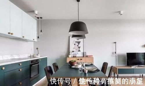 原木色|66㎡两居,以储物柜做隔断,以墨绿和原木配色,实用的文艺范儿