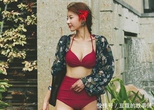  干练|优雅干练的比基尼泳衣美女，令人赏心悦目