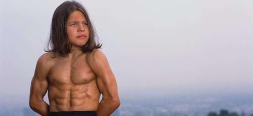 走红|2岁开始健身,8岁成“最强壮男孩”而走红,一代童星现状令人唏嘘