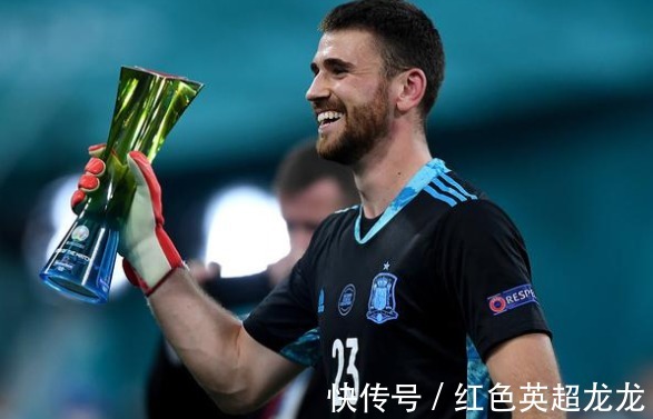 西班牙|點(diǎn)球晉級半決賽！西班牙更衣室熱鬧慶祝：佩德里搞怪，西蒙唱歌