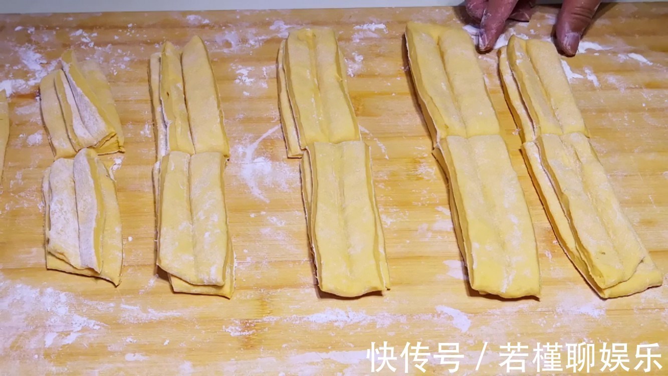 搅拌均匀|秋后要多吃红薯,教你秘制新吃法,不烙饼不蒸糕,吃一次就忘不了