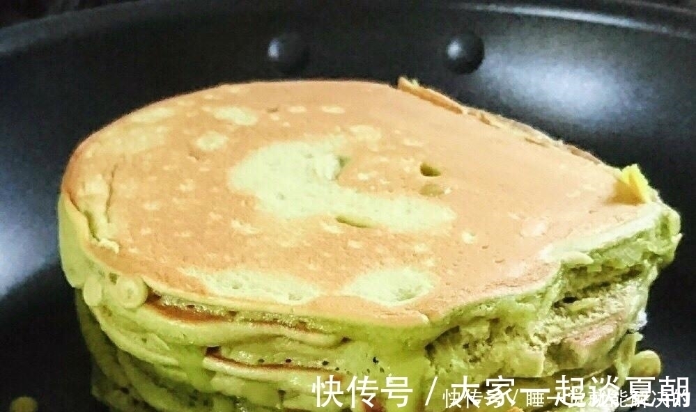 烙了个快手千层饼,细节发朋友圈后火了,网友:好方法!第一次见