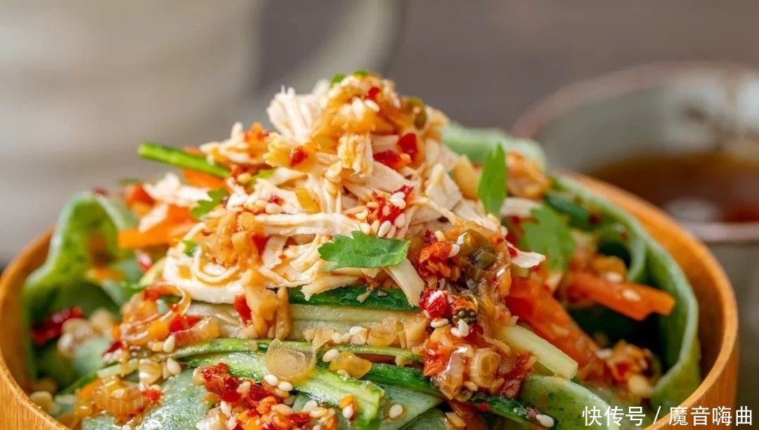 天这么热别吃饭了!这一碗美味,酸爽开胃又低脂