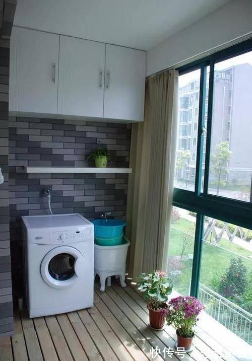 拖把池|实用款的小户型阳台，洗手台整合洗衣机，颜值也不低