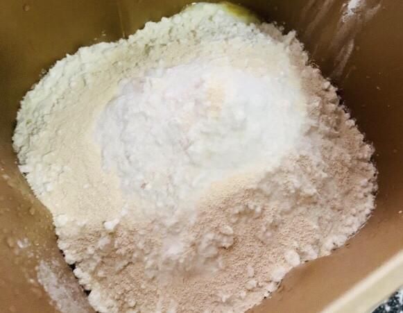 萌萌哒的菠萝包