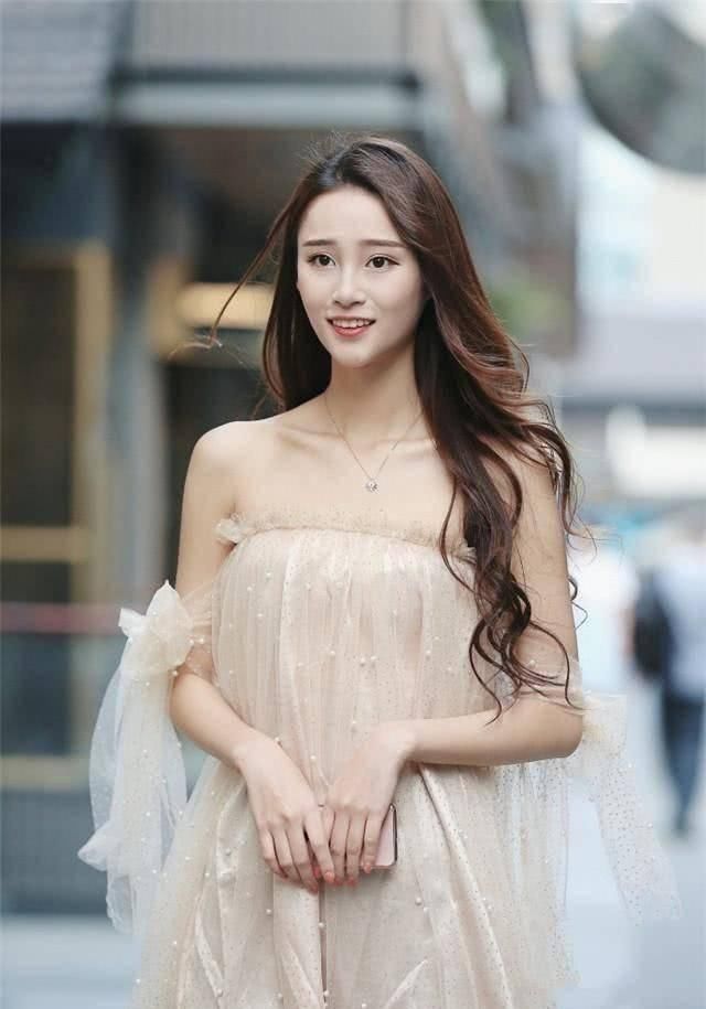 时尚|街拍:个性女神风范的小姐姐,穿着好看时尚有气质