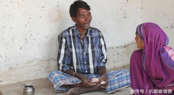 印度一男子不吃饭菜,以砖头为主食,连续吃了20年