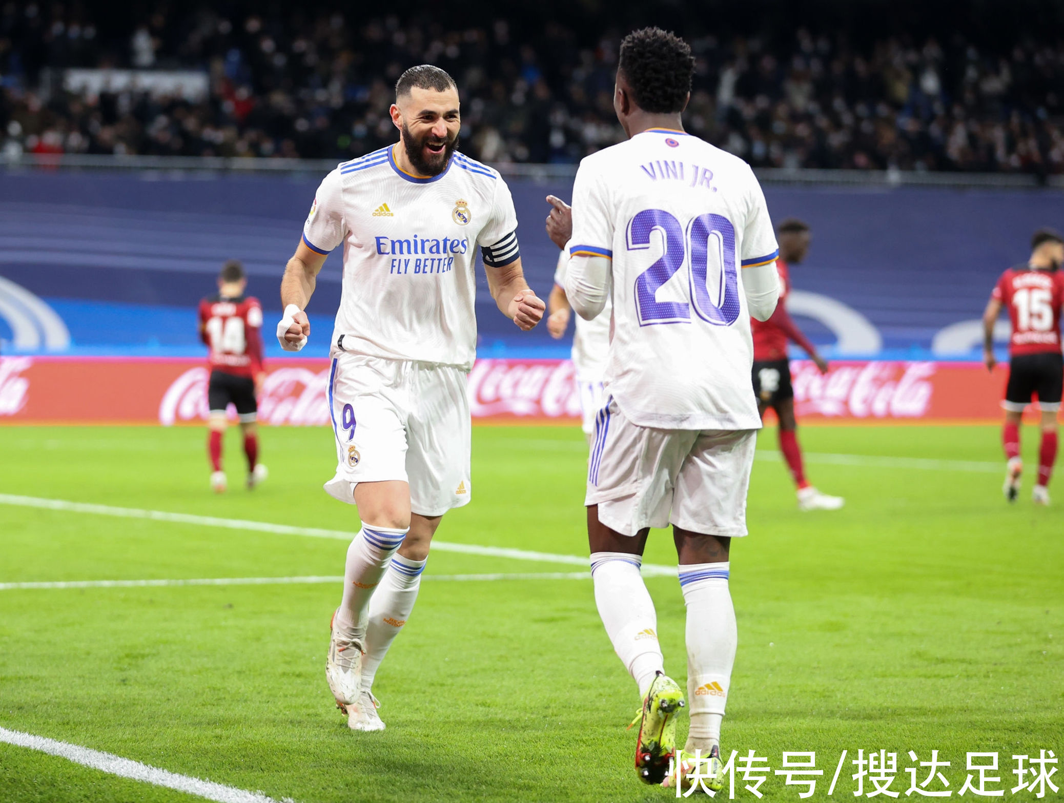 皇马|4-1大胜！1-1被绝平！西甲悲喜之夜：皇马8分领跑，巴萨被羞辱