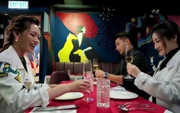 反黑路人甲|香港小姐冠军冯盈盈有多少人喜欢?