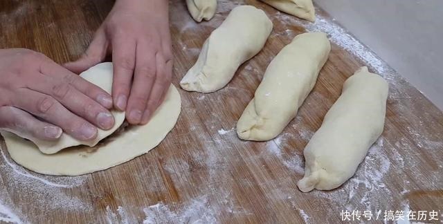 以后面粉就这样做,加3个鸡蛋,不用烤不用蒸,比蛋糕都香甜好吃