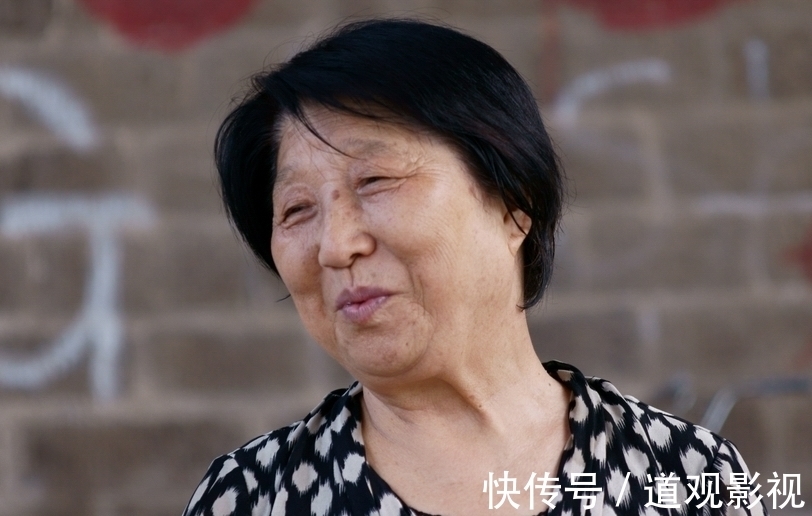 更年期|女人45岁之后不要太吝啬,常吃1种“零食”,补充雌激素,抗失眠