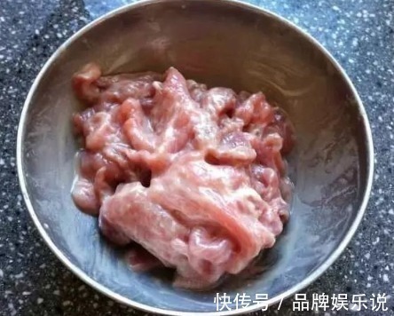 不管在家炒什么肉,都别用淀粉来腌,记住这2点,肉嫩还香!