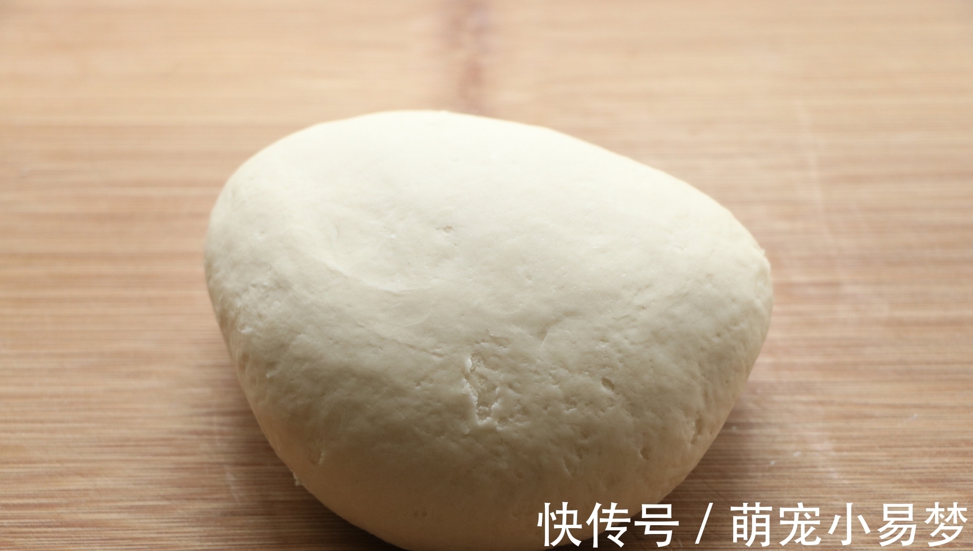 包菜还可以这样吃，皮薄馅大，金黄酥脆，一人吃一盘都不腻，香！