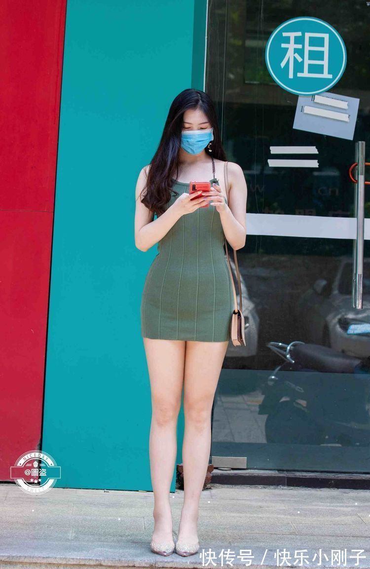 装扮 美妙精致的连衣裙装扮彰显女性柔美气质,展现英姿飒爽,还能显瘦