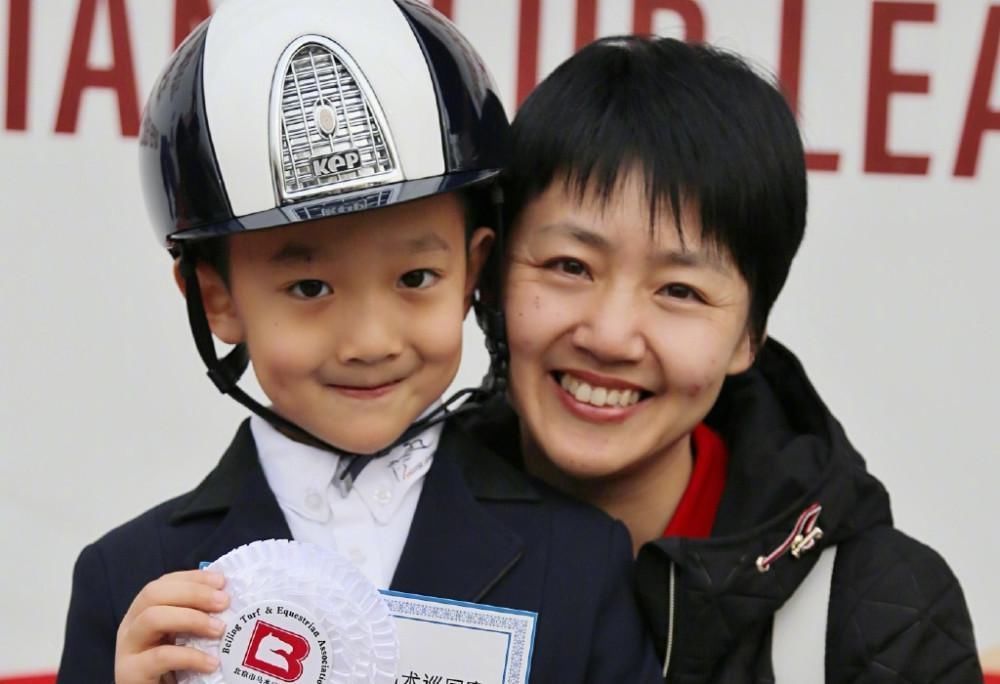 德云社于谦二胎儿子上热搜,曾对外隐瞒多年,原因非常的现实