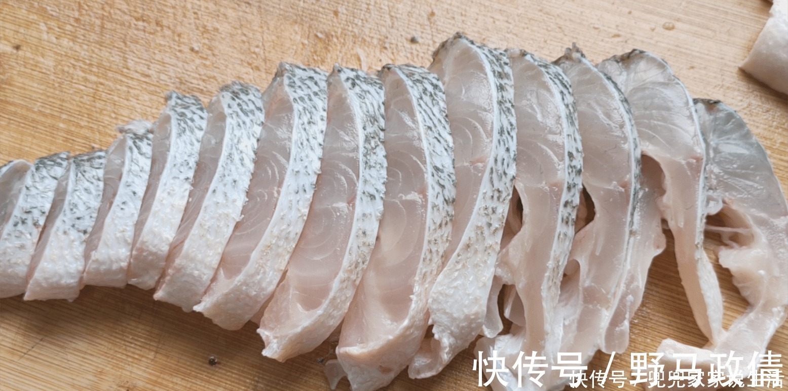 好吃|鱼吃了几十年，这一个做法百吃不腻，简单易做没腥味，嫩滑又好吃