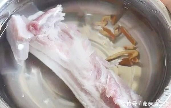 阳台上|吃不完的猪肉别再放冰箱了,猪肉贩教我土方法,放1年照样新鲜