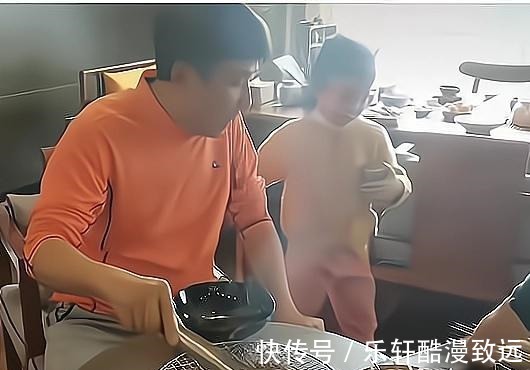 一儿一女|王楠身家过亿老公烧烤!桌上食物种类繁多,有钱人的生活丰富多彩